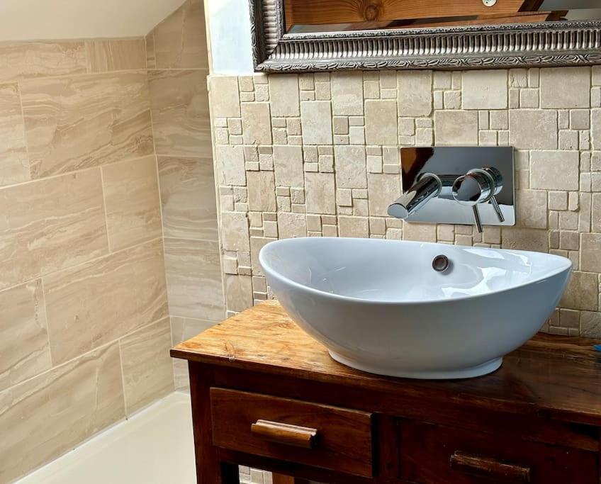 Little Bream - Pretty Cosy Cottage, Sea Views, Walk To The Beach Mawnan Smith المظهر الخارجي الصورة