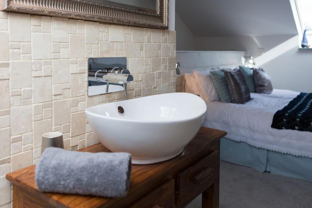 Little Bream - Pretty Cosy Cottage, Sea Views, Walk To The Beach Mawnan Smith المظهر الخارجي الصورة
